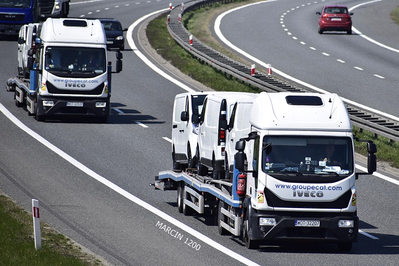 _DSC5800-crop-CAT-iveco euro cargo.JPG