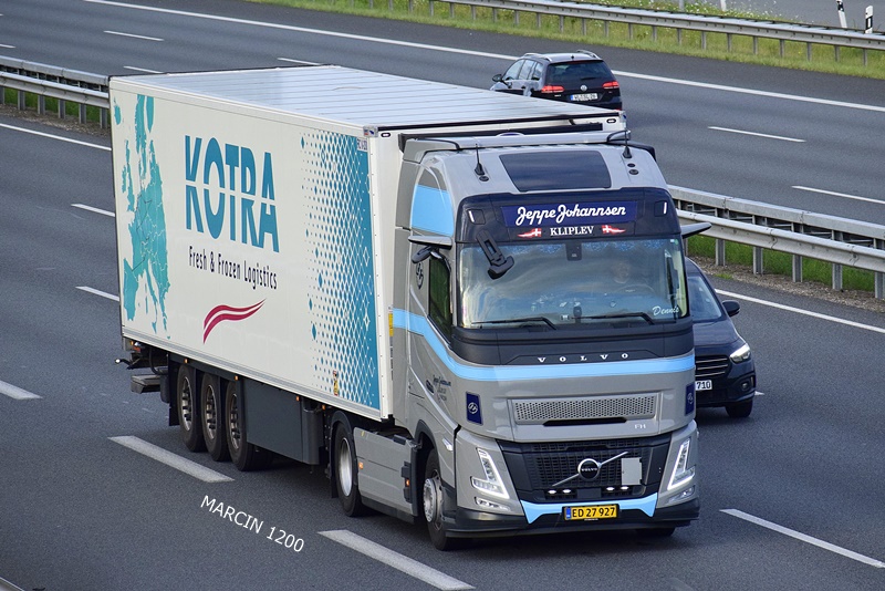 _DSC8273 Jeppe Johannsen-crop-VOLVO FH AERO.JPG