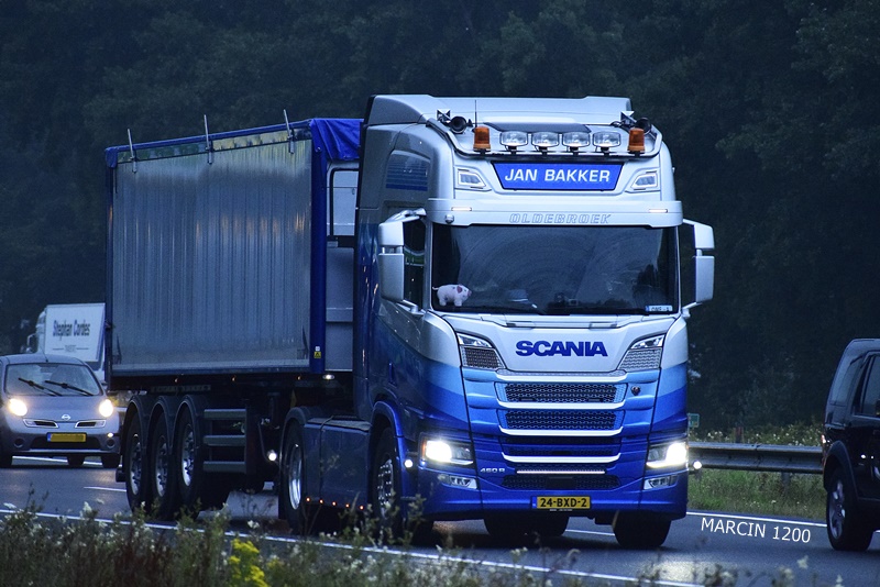 _DSC9580 JAN BAKKER-crop-SCANIA R460 NG.JPG