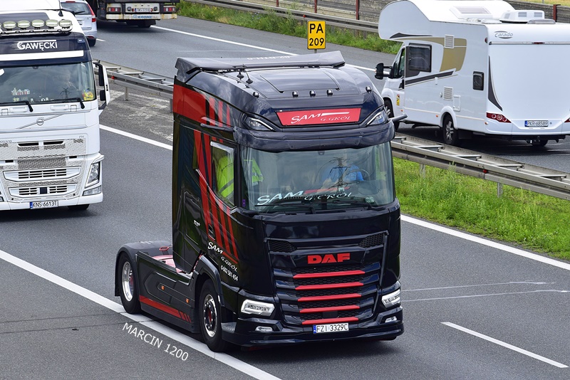 _DSC7697 SAM G.GRÓL-crop-DAF XG+.JPG