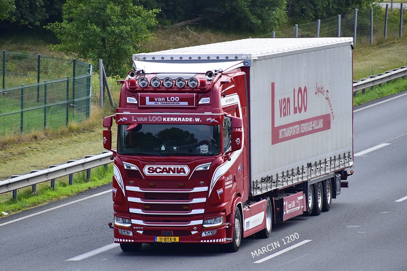 _DSC8520 VAN LOO-crop-SCANIA S660 V8.JPG