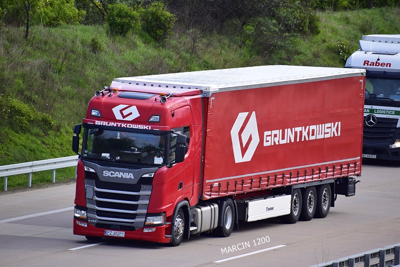 _DSC2615 GRUNTKOWSKI-crop-SCANIA S450.JPG