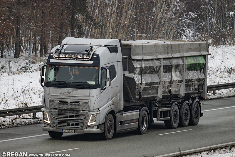 Volvo FH4 - Haczek.jpg