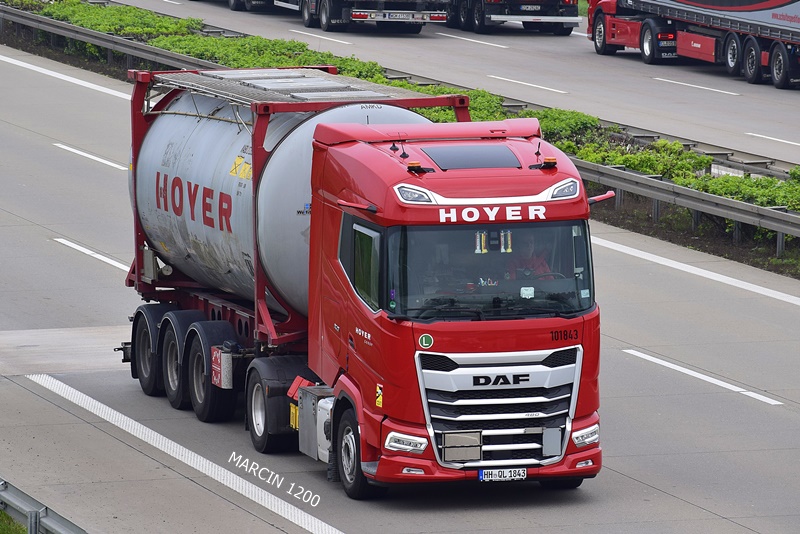 _DSC4191 HOYER-crop-DAF XG.JPG
