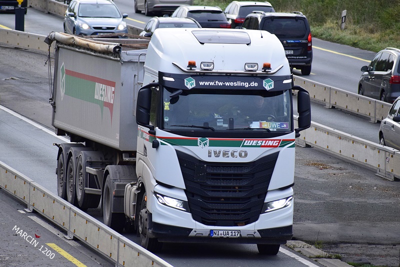 _DSC8249 WESLING-crop-Iveco S-Way.JPG