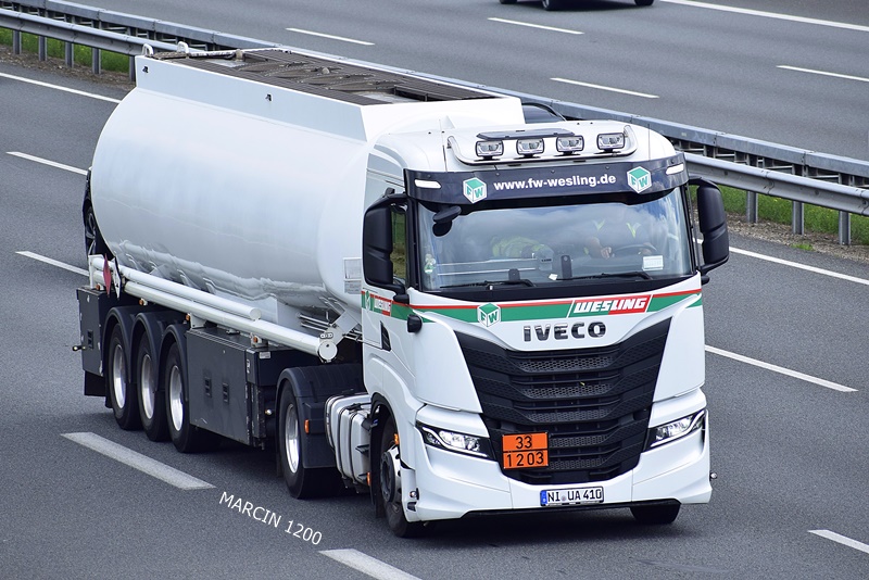 _DSC8995 WESLING-crop-Iveco S-Way.JPG