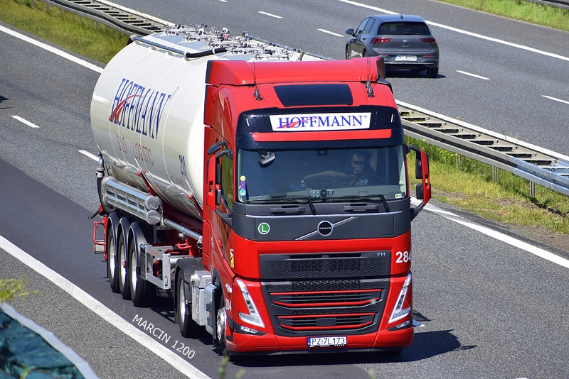 _DSC6744 HOFFMANN-crop-VOLVO FH5.JPG