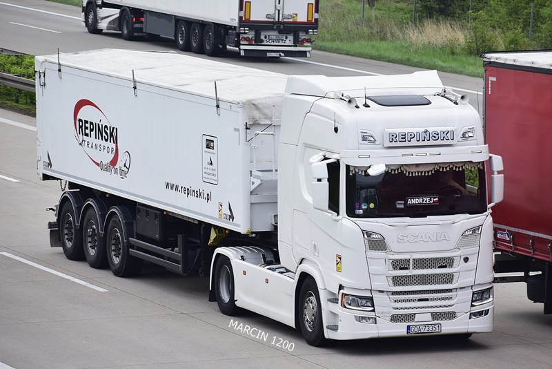 _DSC3932 REPIŃSKI-crop-SCANIA R NG.JPG