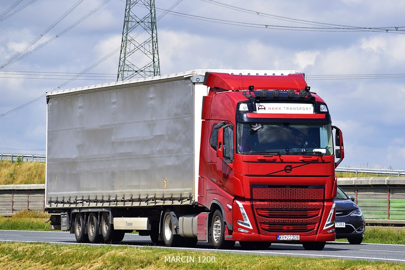 _DSC7554 HAKK TRANSPORT-crop-VOLVO FH5.JPG