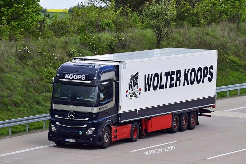_DSC1814 KOOPS-crop-ACTROS MP5.JPG