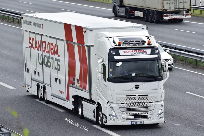 _DSC8604 Scan Global Logistics-crop-VOLVO FH5.JPG
