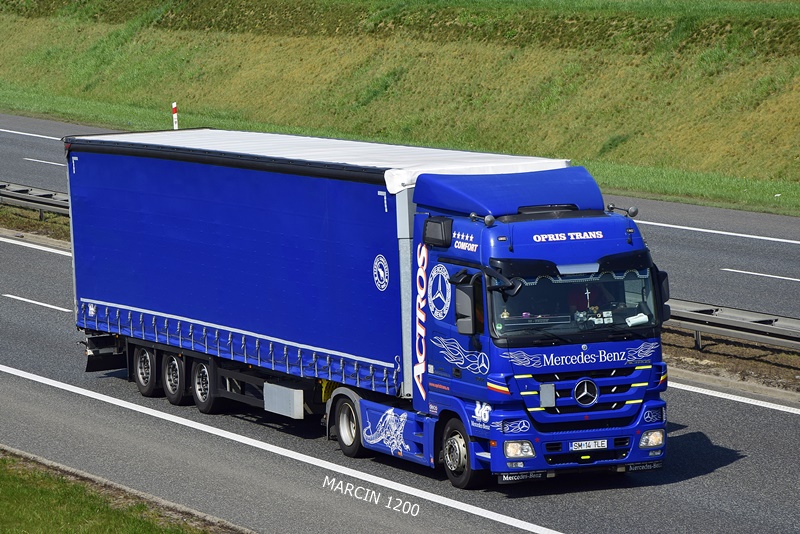 _DSC7963-crop-OPRIS TRANS-ACTROS MP3.JPG