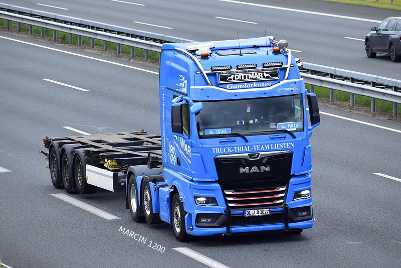 _DSC9490 DITTMAR-crop-MAN TGX II.JPG