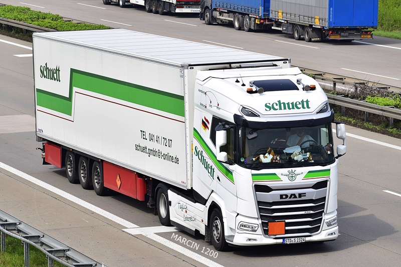 _DSC4547 SCHUETT-crop-DAF XG+.JPG