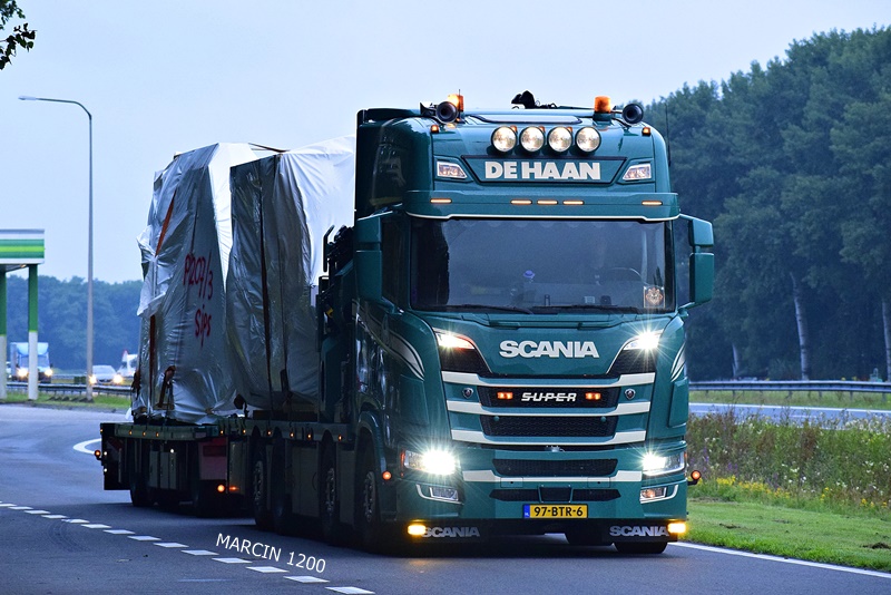 _DSC9605 DE HAAN-crop-SCANIA R V8.JPG