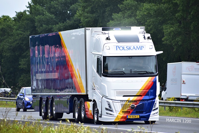 _DSC0700 POLSKAMP-crop-VOLVO FH AERO.JPG
