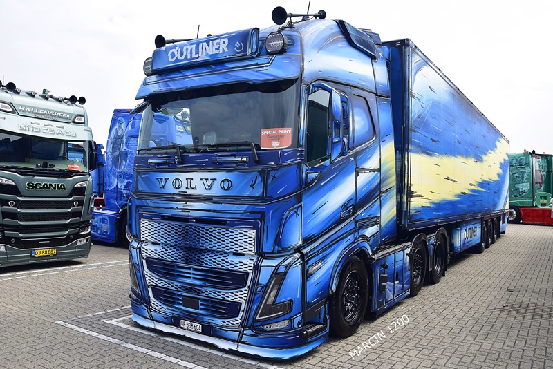 _DSC1721 OUTLINER-crop-widmer transporte & logistics ag-VOLVO FH5.JPG