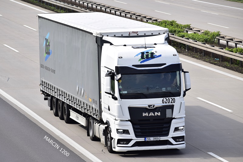 _DSC5008 LIT-crop-MAN TGX II.JPG