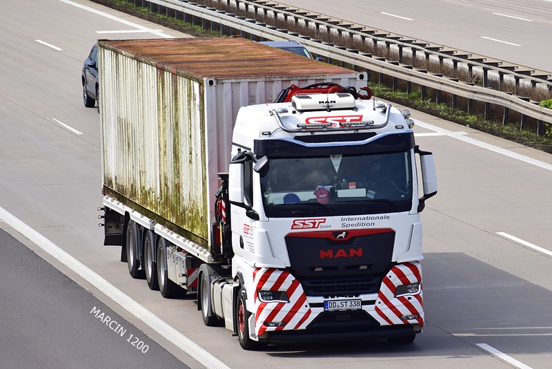 _DSC4973 SST-crop-MAN TGX II.JPG