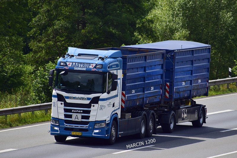 _DSC9176 AASTRUP-crop-SCANIA S580 V8.JPG