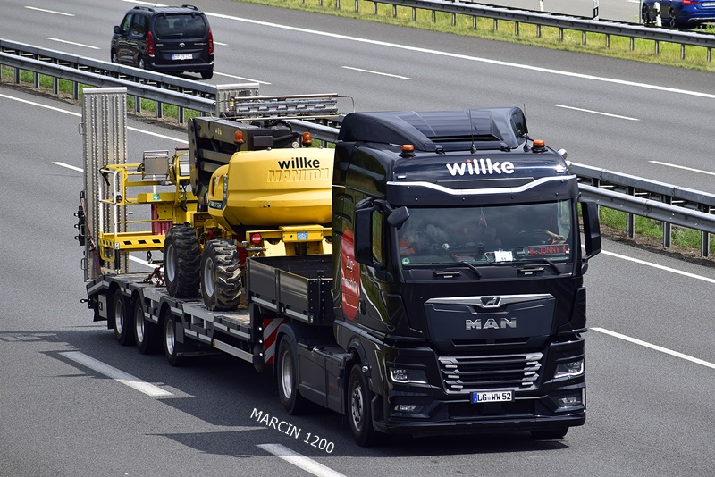 _DSC9178 WILLKE-crop-MAN TGX II.JPG