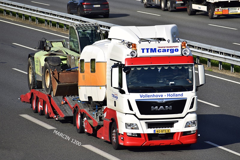 _DSC8045 TTM CARGO-crop-MAN TGX.JPG