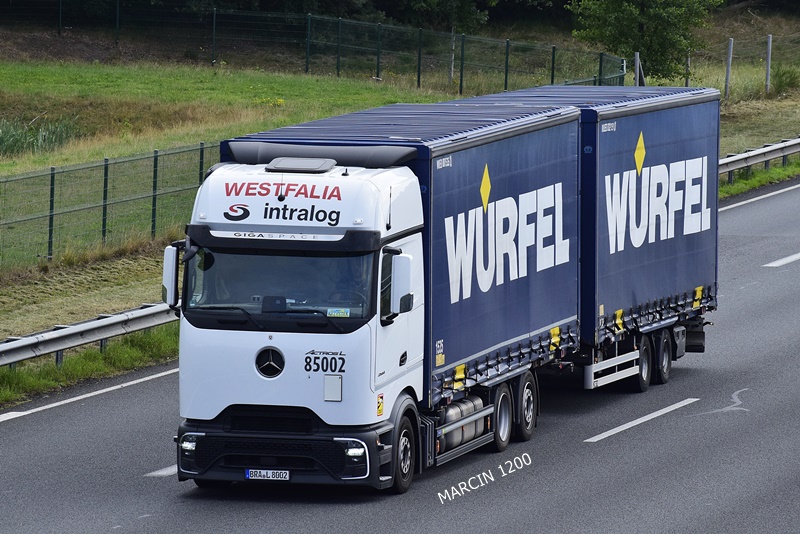 _DSC8517 WESTFALIA-crop-ActrosL ProCabin.JPG