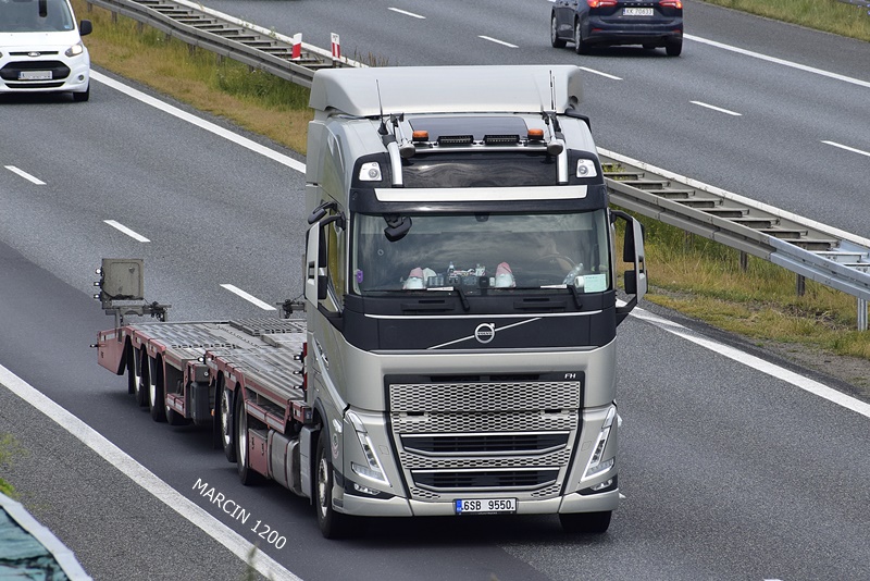 MG AUTODOPRAVA-crop-VOLVO FH5.JPG
