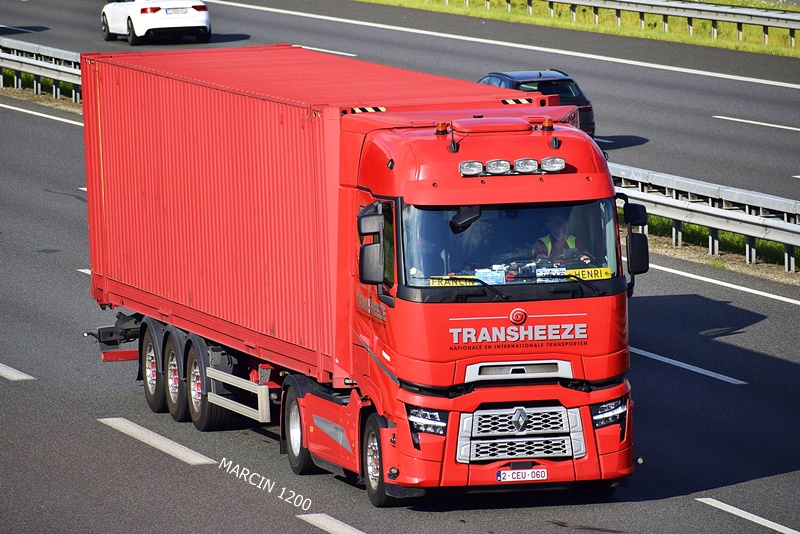 _DSC8040 TRANSHEEZE-crop-RENAULT RANGE T - EVO.JPG