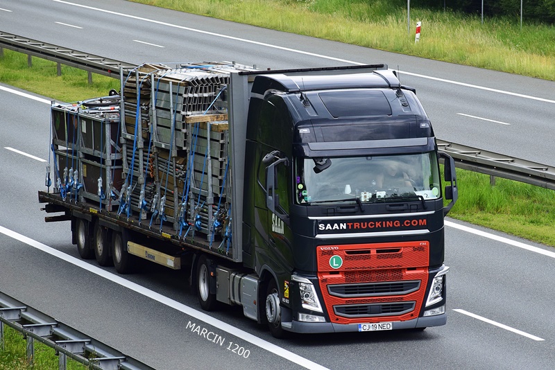 _DSC4491-crop-SAAN TRUCKING-VOLVO FH4.JPG