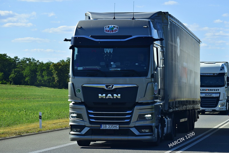 _DSC1834 Trans Jakubiec-crop-MAN TGX II OPTIVIEW.JPG