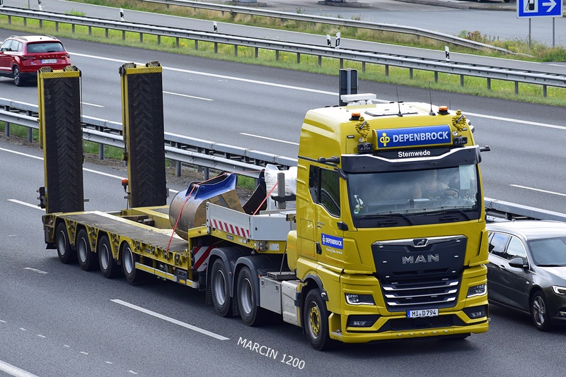 _DSC8693 DEPENBROCK-crop-MAN TGX II OPTIVIEW.JPG