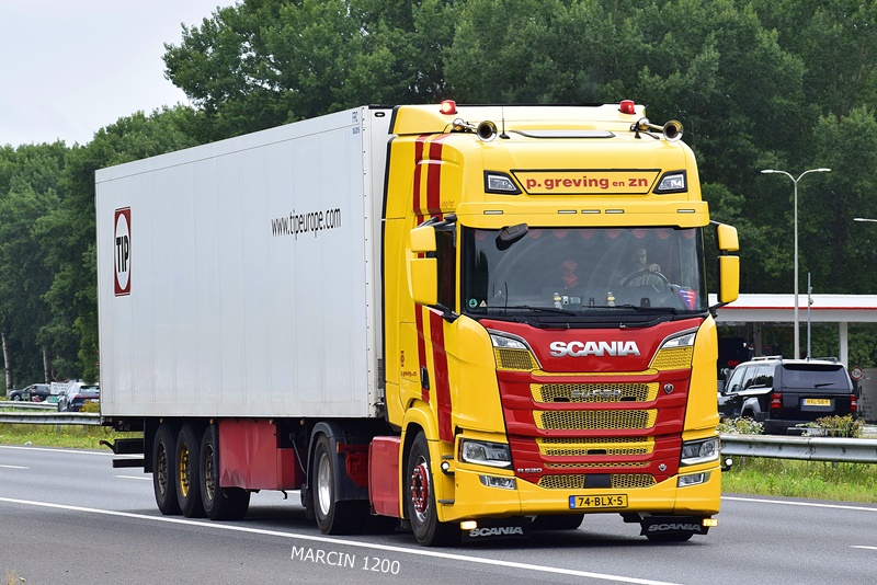 _DSC0623 P.GREVING en ZN-crop-SCANIA R530 V8 NG.JPG