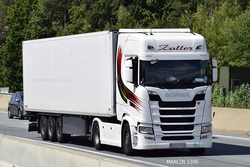 _DSC1800 ZOTTER-crop-SCANIA S.JPG