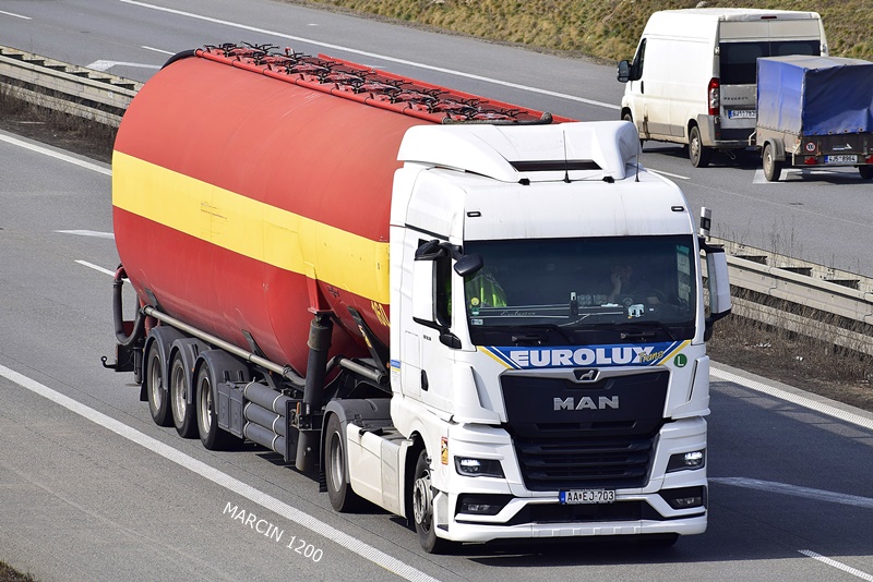 _DSC2651 EUROLUX-crop-MAN TGX II.JPG