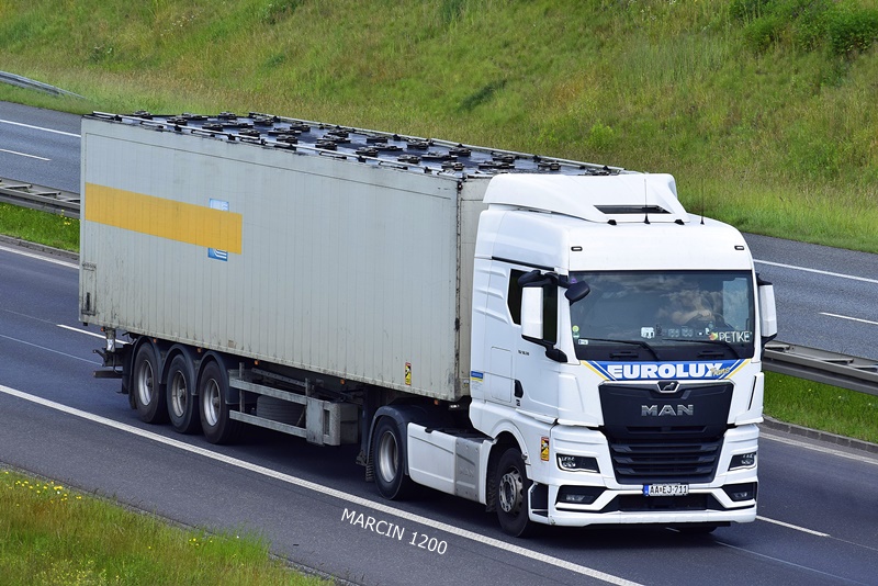 EUROLUX (2)-crop-MAN TGX II.JPG