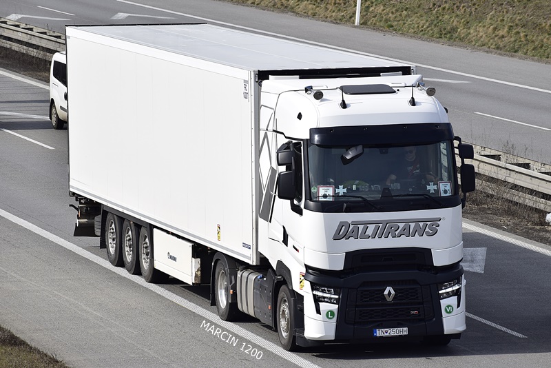 _DSC2702 DALITRANS-crop-RENAULT RANGE-T EVO.JPG