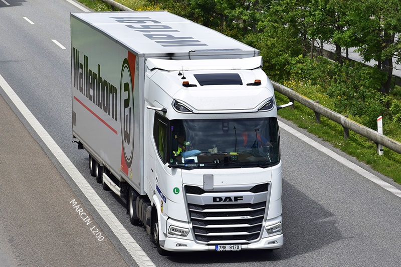 _DSC4585 J.M.I.T.-crop-DAF XG.JPG