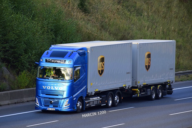 _DSC2019 T+TEXPRES CZ-crop-VOLVO FH AERO.JPG
