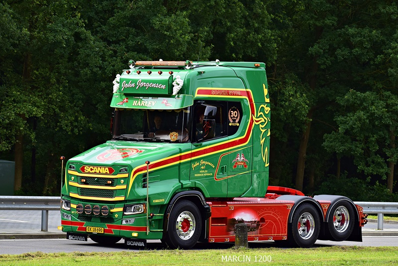 _DSC9806 JOHN JORGENSEN-crop-SCANIA 770ST V8.JPG