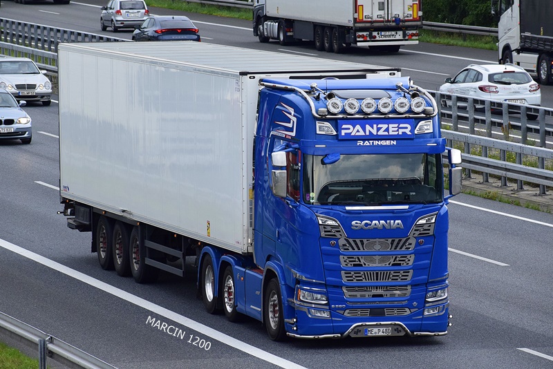 _DSC7865 PANZER-crop-SCANIA S580 V8.JPG