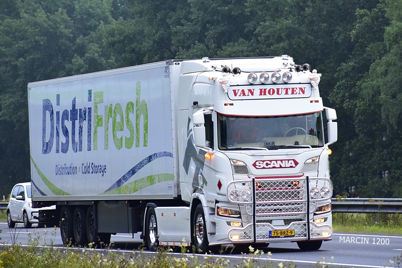 _DSC9619 VAN HOUTEN-crop-SCANIA R NG.JPG