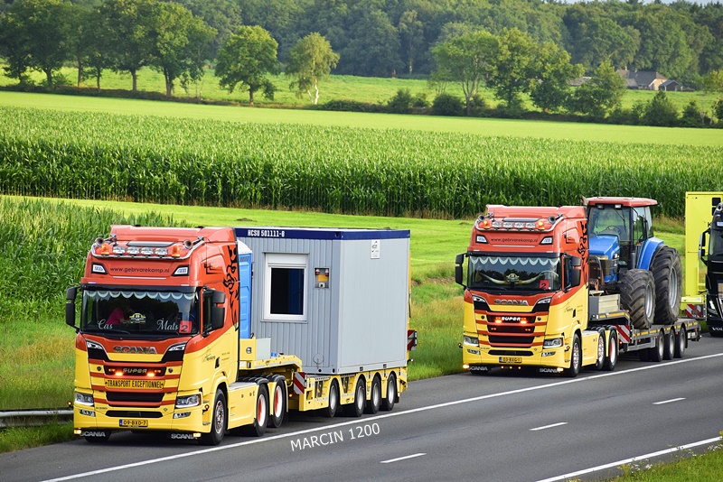 _DSC1120 GEBR.VAREKAMP-crop-SCANIA R590 V8 NG.JPG