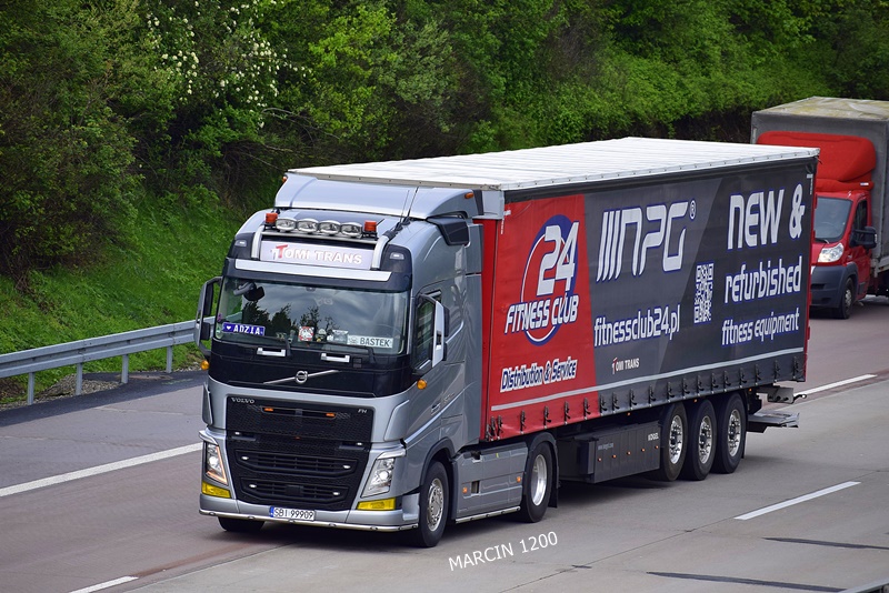 _DSC1130 TOMI TRANS-crop-VOLVO FH4.JPG
