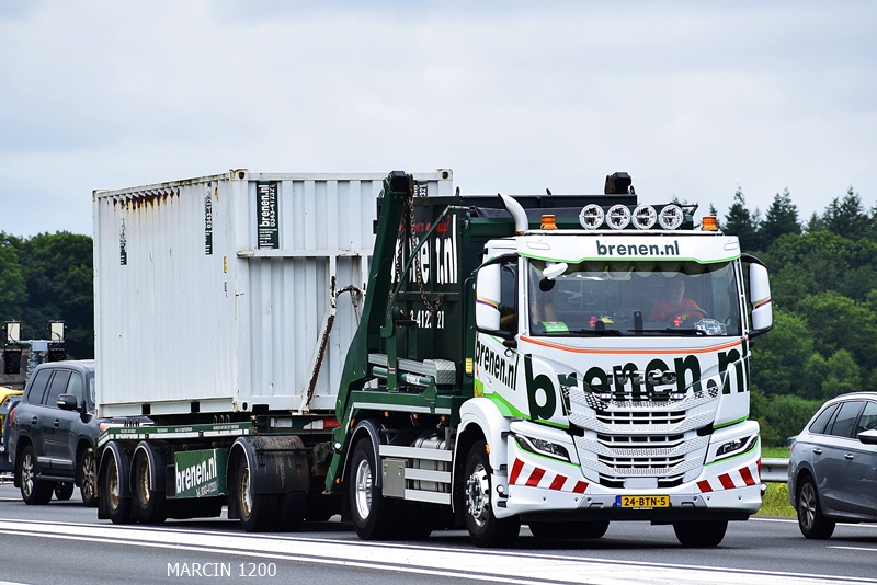 _DSC0137 BRENEN-crop-Iveco X-Way.JPG