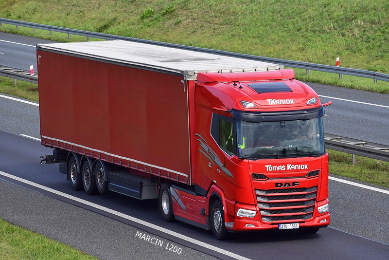 _DSC2176 TKANIOK-crop-DAF XG.JPG