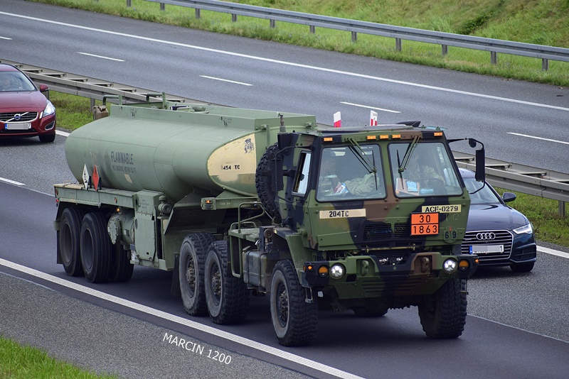_DSC2166 WOJSKO ZAGRANICA-crop-M142 Himars.JPG