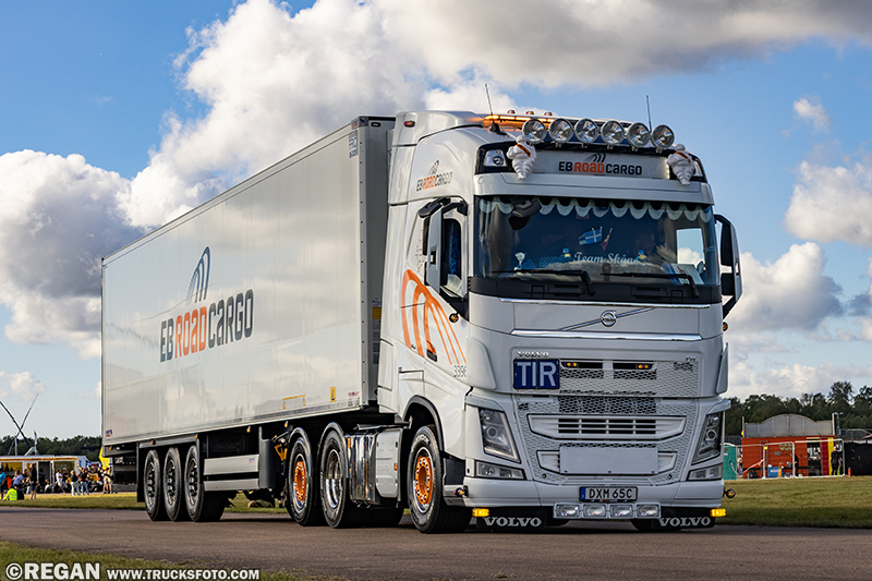 Volvo FH4 EB Road Cargo.jpg