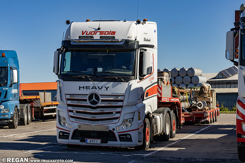 Mercedes-Benz Actros Vuorsola.jpg