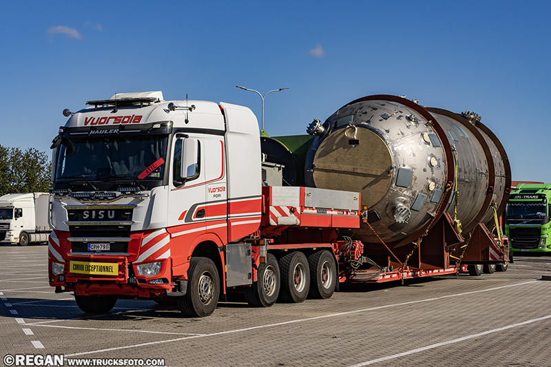 Sisu Polar 8x6 - Vuorsola.jpg